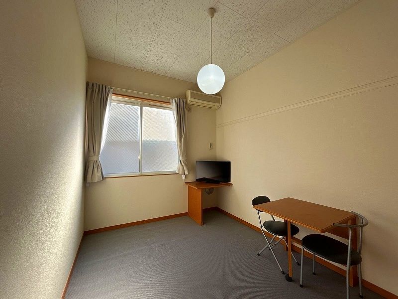 レオパレスクレストヒルズＫ２ 居間