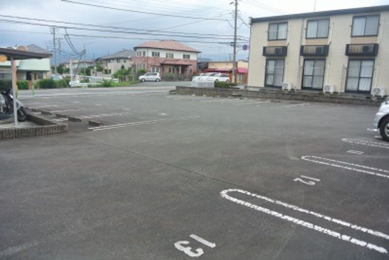 レオパレスＦＵＴＵＲＯ 駐車場