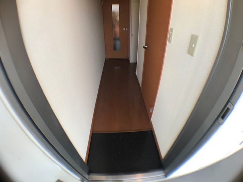 レオパレス森下 玄関