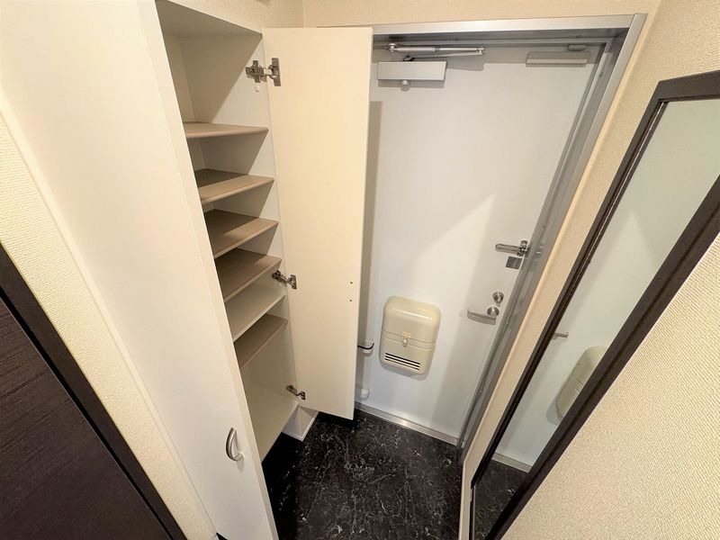 レオネクスト西宮北参番館 玄関