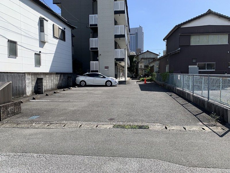 レオパレスカーサ桜井町 駐車場