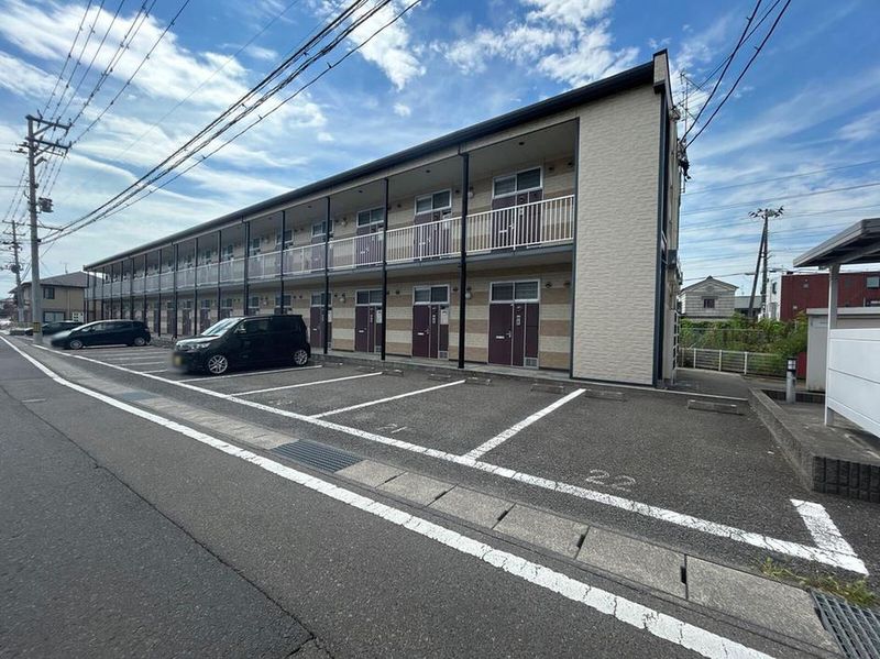 レオパレスセブンヒルズⅣ 駐車場