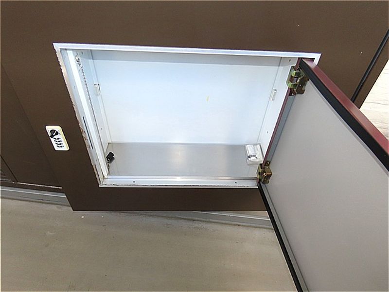 レオパレスエトワール 玄関