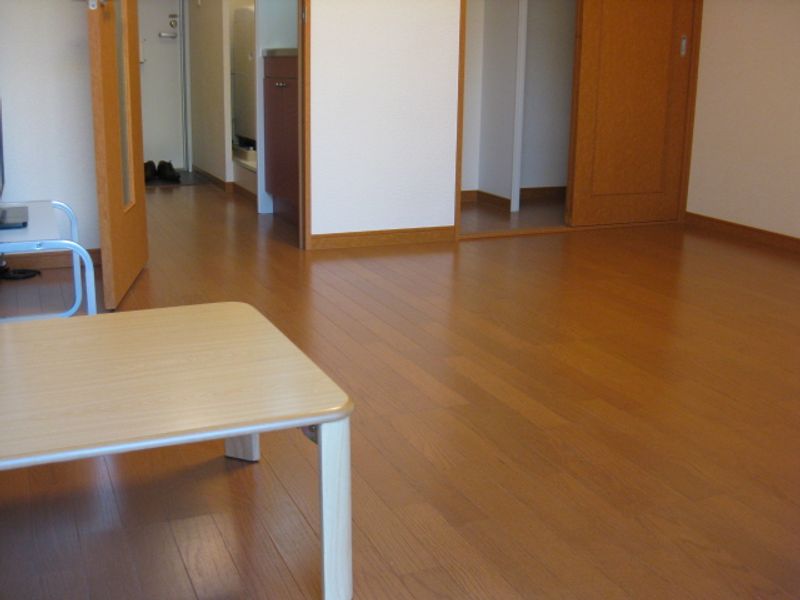レオパレス丹後 居間