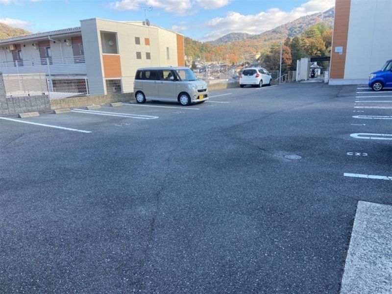 レオネクストＦＵＴＡＢＡ 駐車場