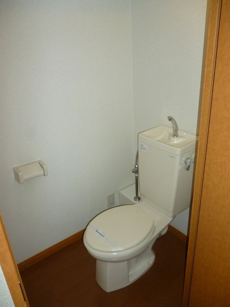 レオパレスＣｒｅａ トイレ