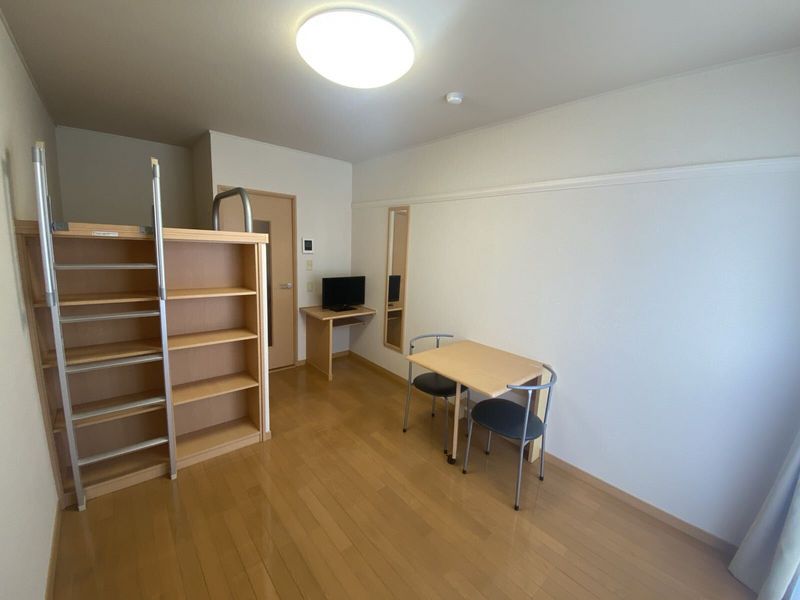 レオパレスエスペランサⅤ 居間