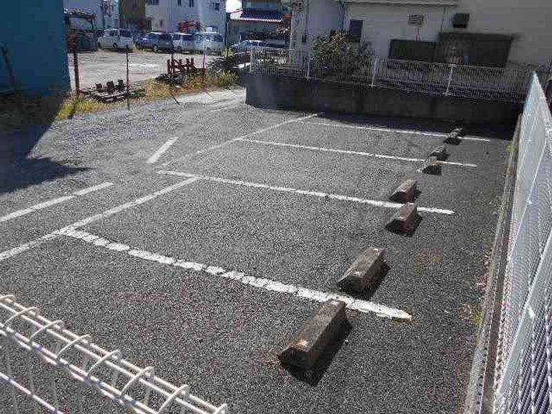 レオパレス総和 駐車場