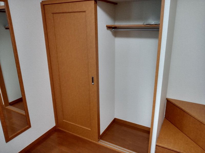 レオパレス西部 収納