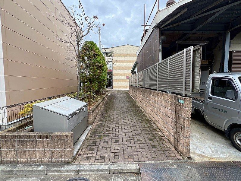 レオパレスメルベーユドミール エントランス