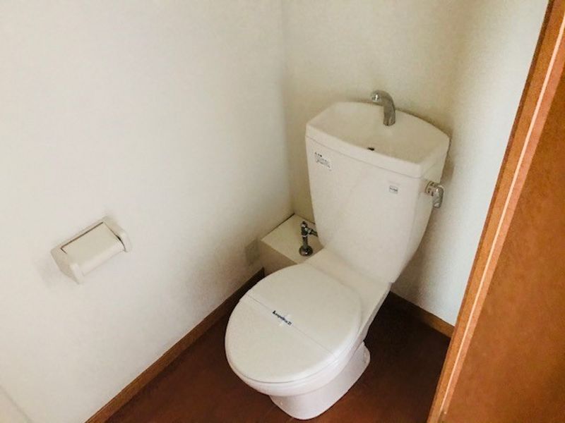 レオパレスカヴェルナ トイレ