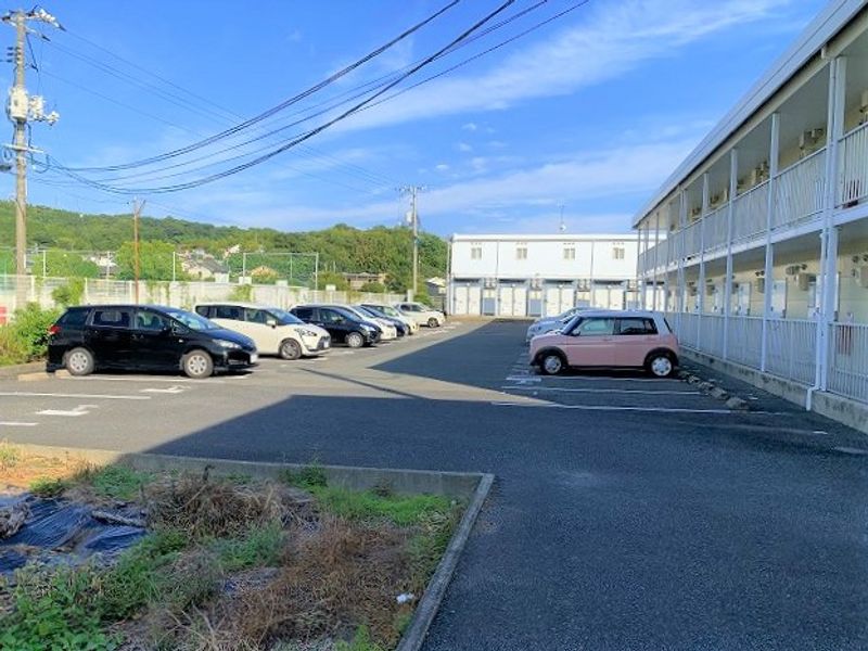 レオパレスＫ２ 駐車場