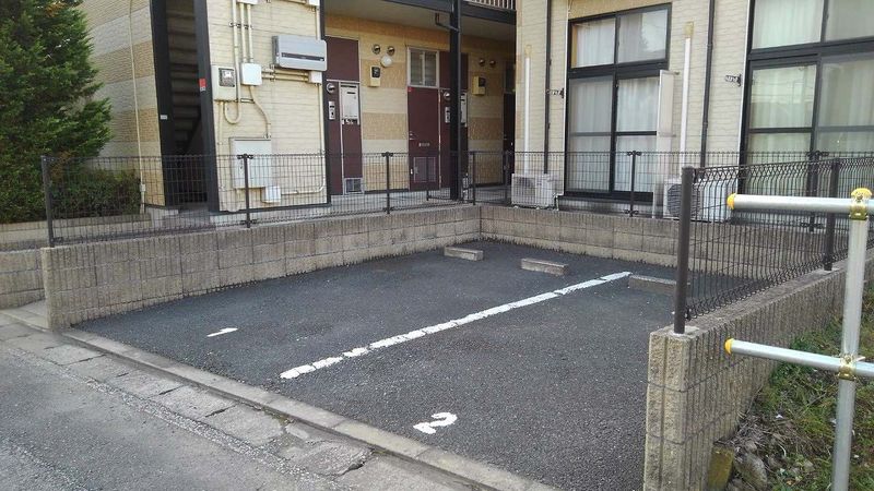レオパレスジオイド 駐車場