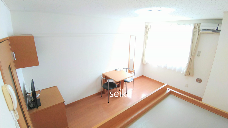 レオパレスアモーレ 居間