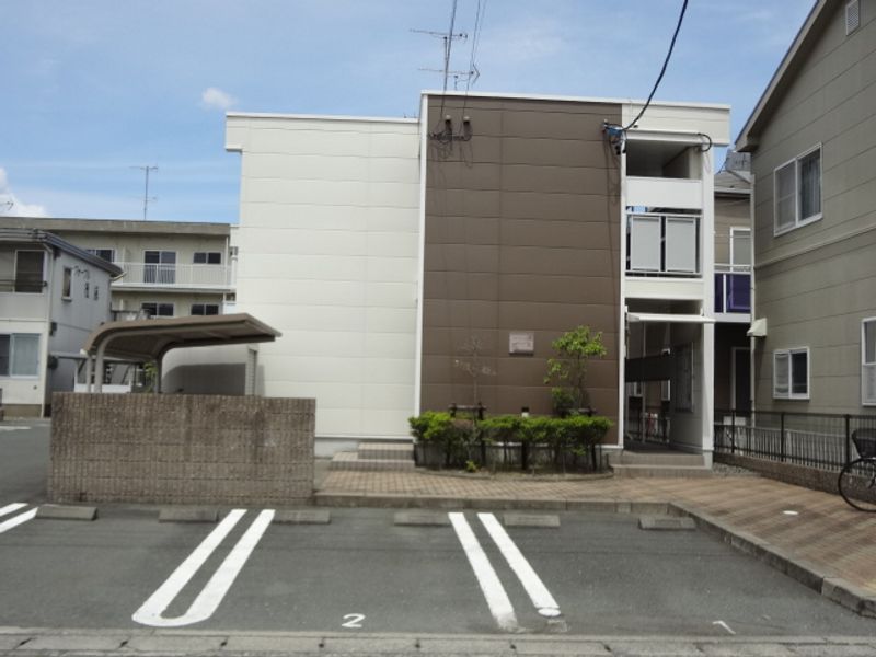 レオパレスオアシス 駐車場
