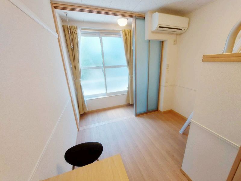 レオパレスアミティエ 居間