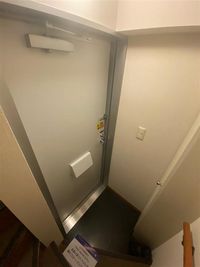 レオパレスシャンブル 玄関
