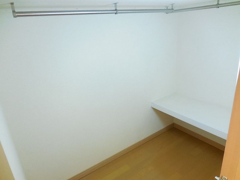 レオパレスウタガワ 収納