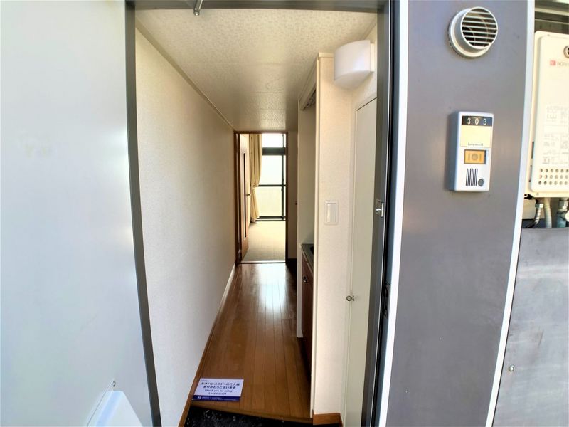 レオパレスシエスタ西郷屋敷 玄関