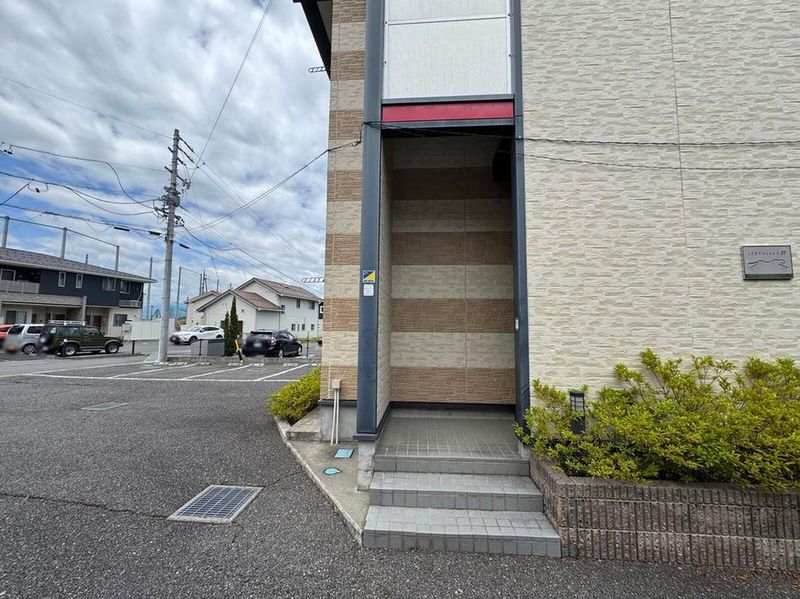 レオパレスル　ヴァン エントランス
