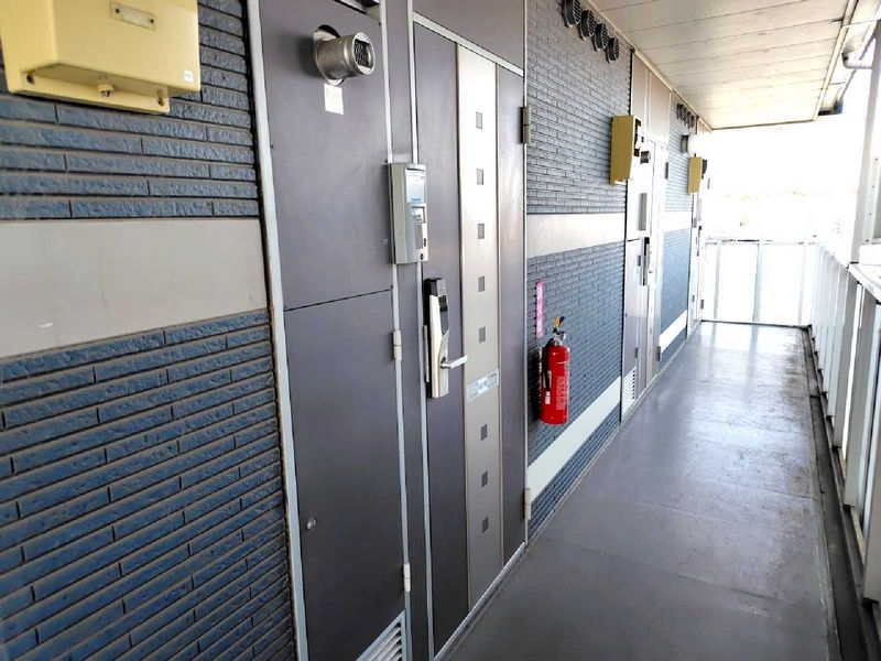 LEONEXT Winds Tateno Entrance