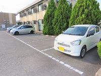 レオパレスエバーグリーンＢ 駐車場