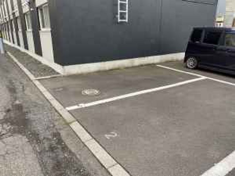 レオパレスシャルム北６条　 駐車場