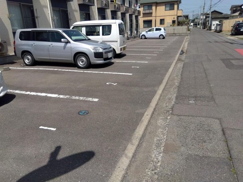 レオネクストグロワール 駐車場