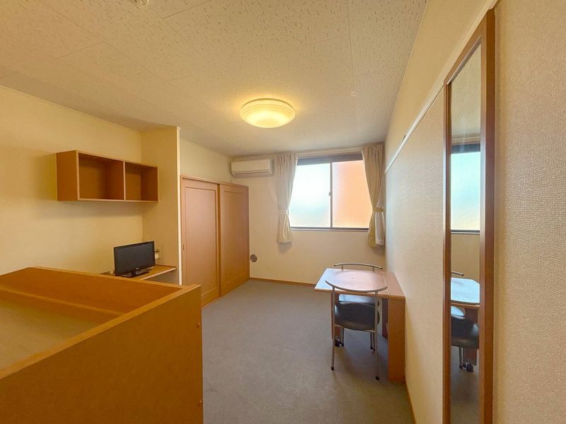レオパレスサニーヒル 居間