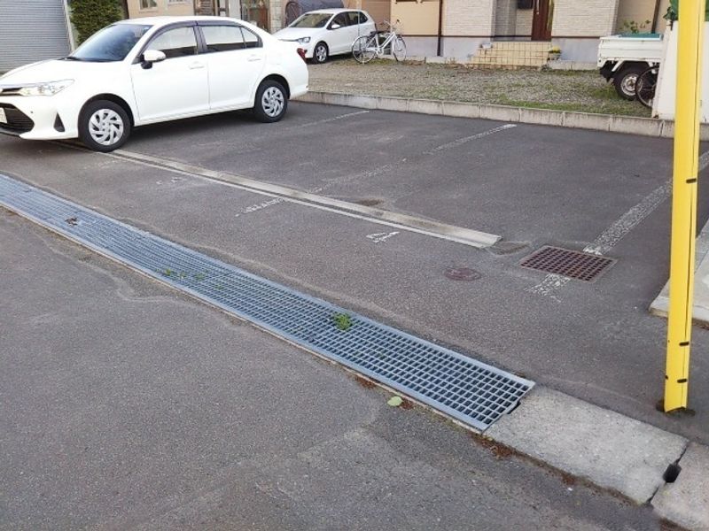 レオパレス藻 駐車場