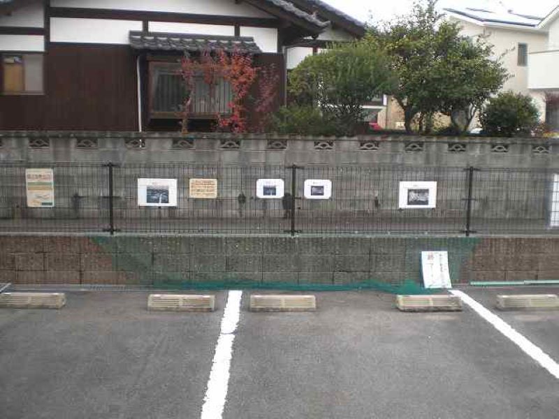 レオパレスあづま 駐車場