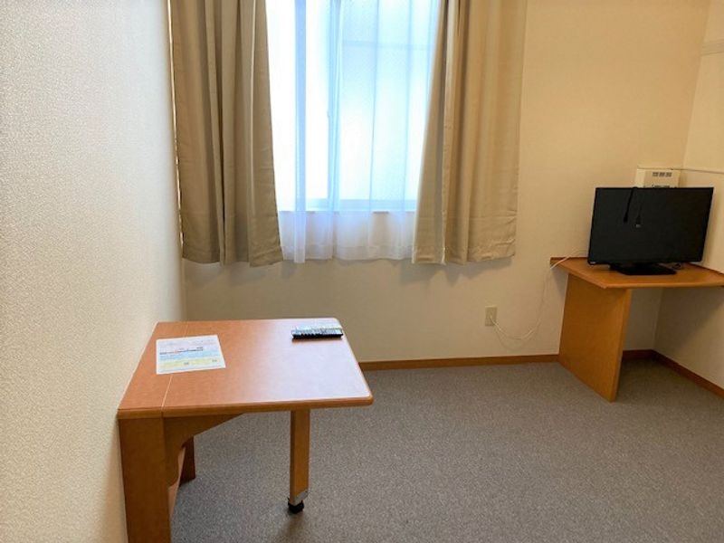 レオパレス千草 居間
