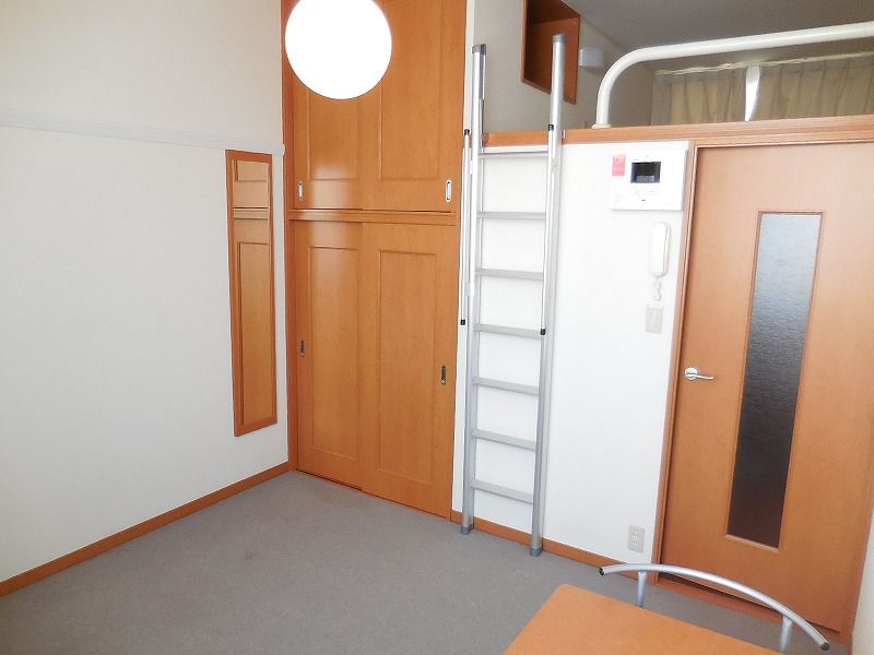 レオパレスノビア　カーサ 居間
