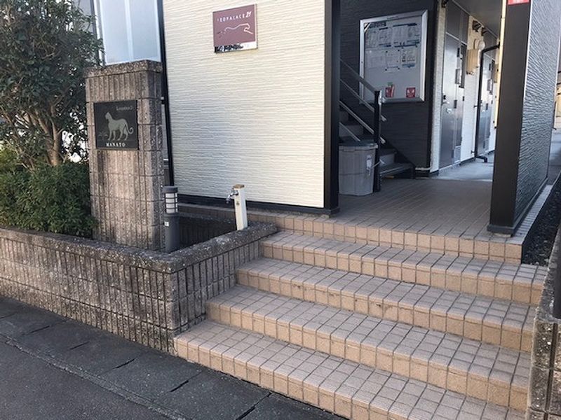 レオパレスＭＡＮＡＴＯ エントランス
