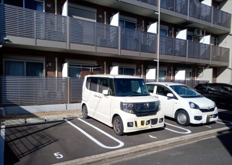 クレイノＭＩＲＡＩ 駐車場