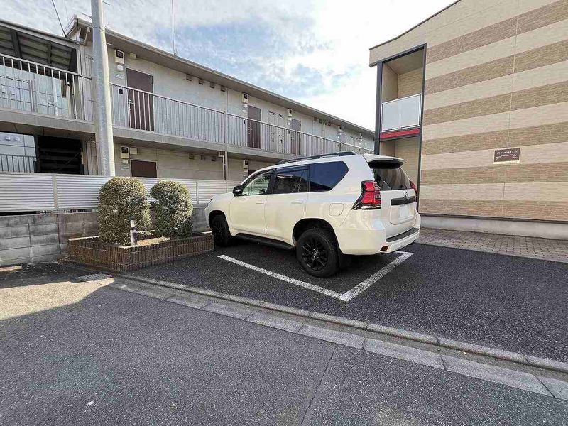 レオパレスリバーサイド住吉 駐車場