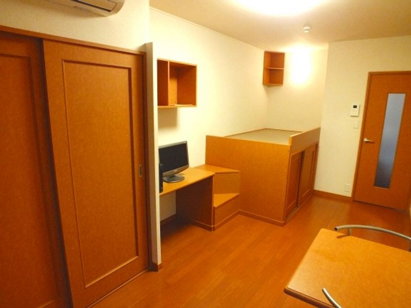 レオパレスベンテュールＪ 居間