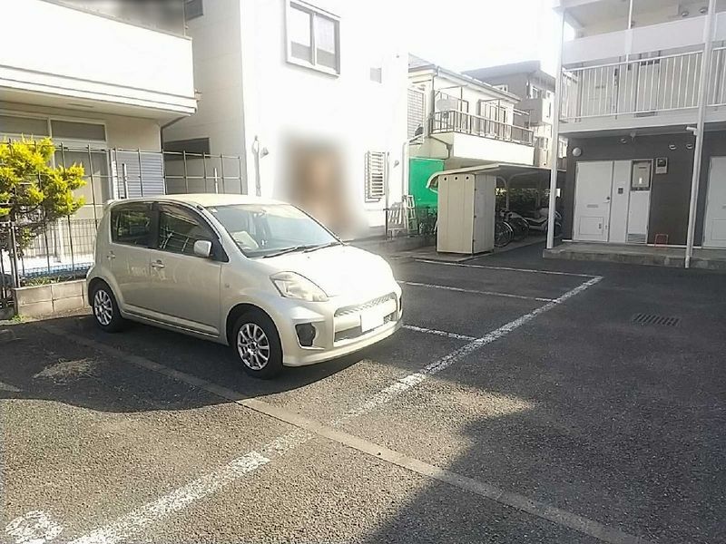 レオパレスベガⅢ 駐車場