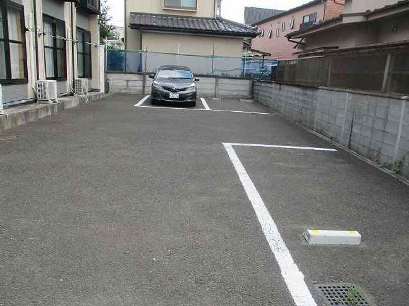 レオパレスてぃーだ 駐車場