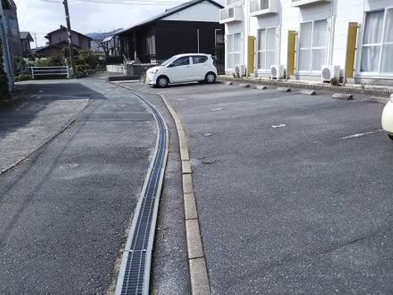 レオパレス杏 駐車場