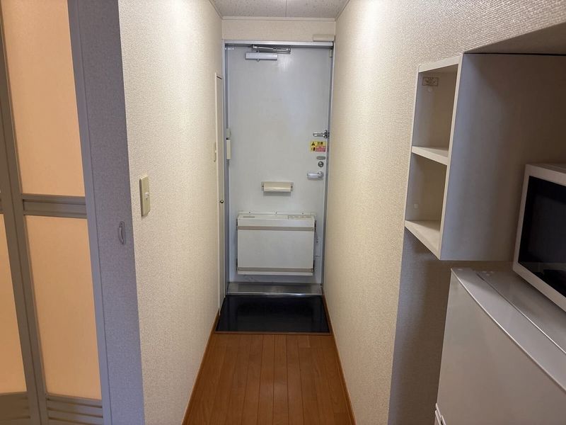 レオパレスオリーブハウスⅡ 玄関