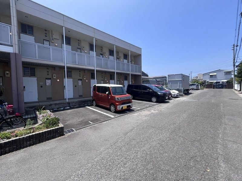 レオパレスさくら 駐車場
