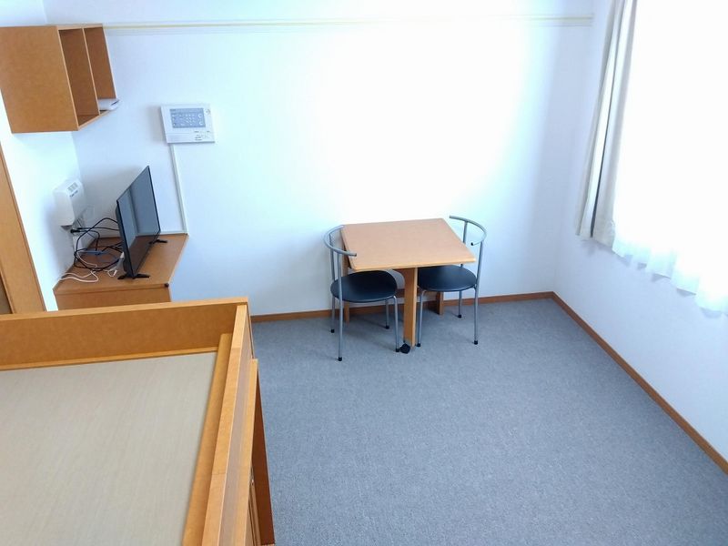 レオパレスパストラルフォレスト 居間