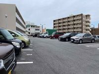 レオパレスエムズ 駐車場