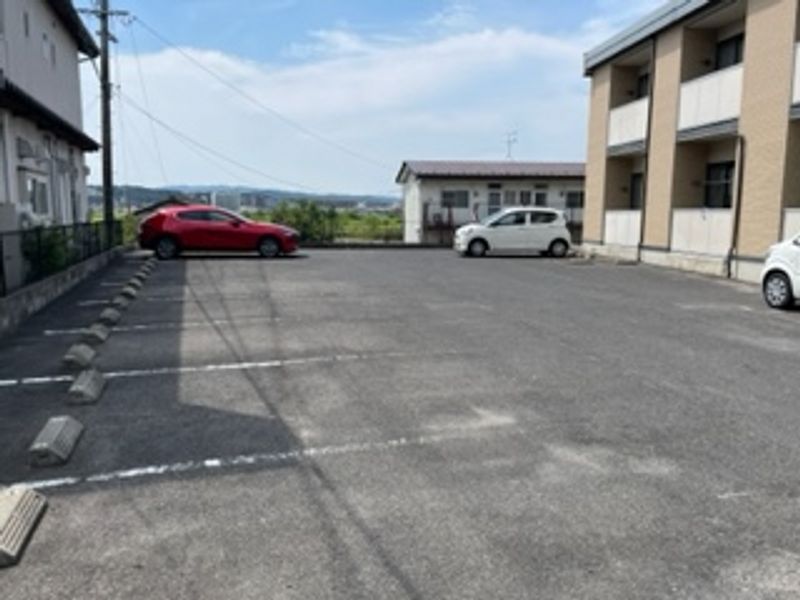 レオパレス空垣 駐車場