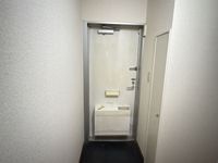 レオパレスウィル８８ 玄関