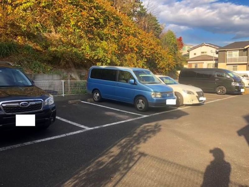 レオパレススカイライン 駐車場