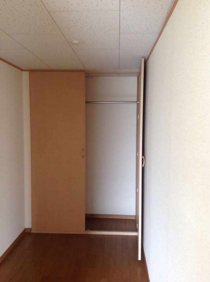 レオパレスチェリー 収納