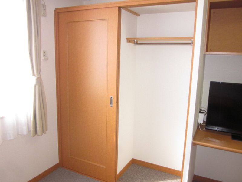 レオパレスシャンデリア 収納