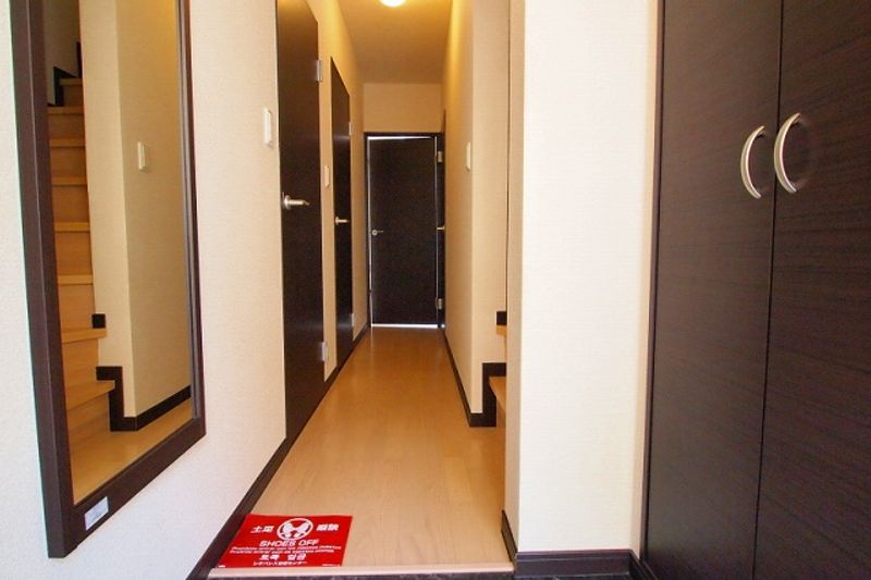 レオネクスト水晶館Ⅲ 玄関